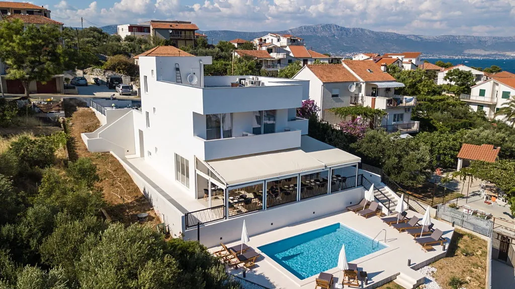 Prodej rodinného domu 340 m², pozemek 340 m²
